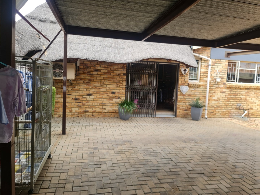 3 Bedroom Property for Sale in Rustenburg Central North West